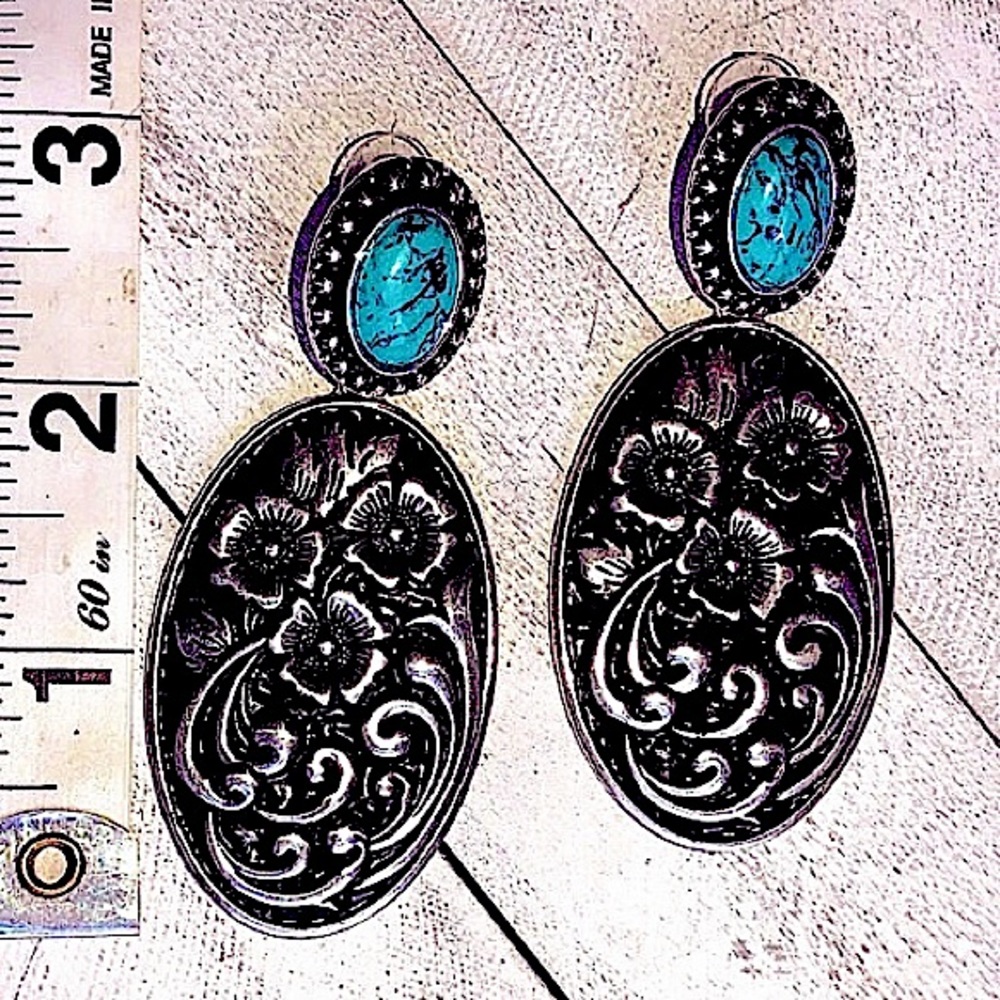 SILVER CONCHO EARRINGS BIG OVAL STAMPED DESIGN TURQUOISE - Picture 2 of 7